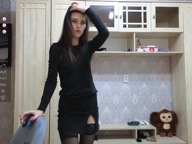 Live sex webcam photo for Lisa666-2 #277880169