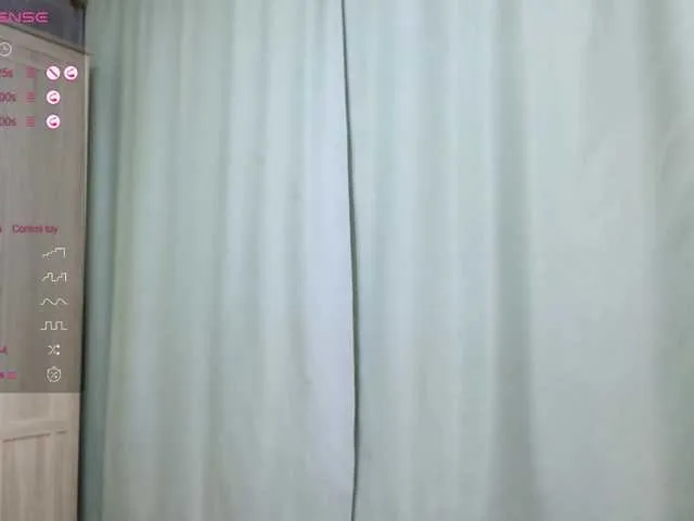Live sex webcam photo for Lisa666-2 #278299972
