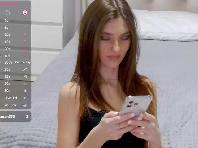 Live sex webcam photo for Lisa666-2 #290275895