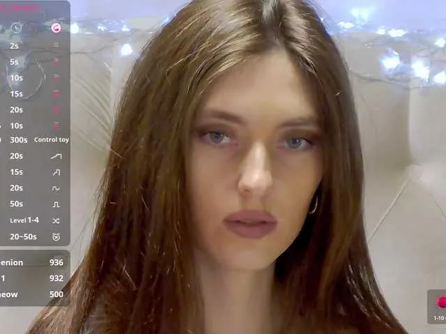 Live sex webcam photo for Lisa666-2 #290319765