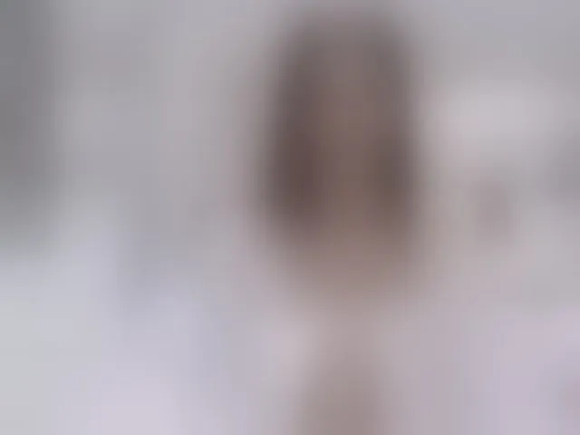 Live sex webcam photo for Lisa666-2 #291975996