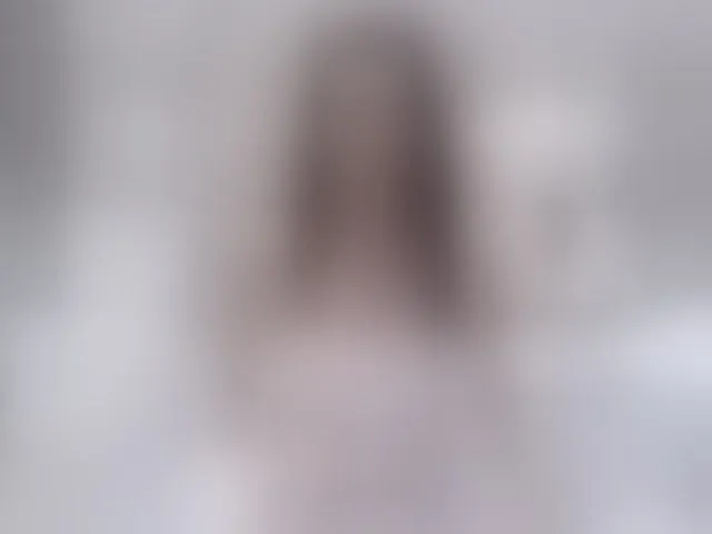 Live sex webcam photo for Lisa666-2 #291996612