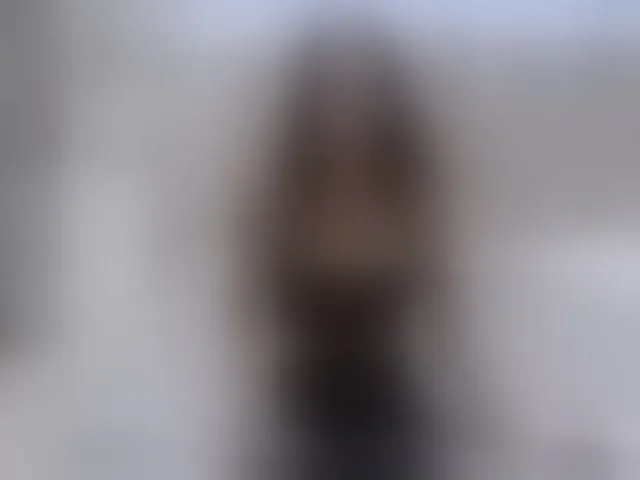 Live sex webcam photo for Lisa666-2 #292421760