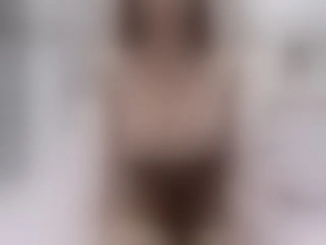 Live sex webcam photo for Lisa666-2 #292518648