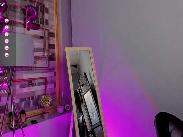 Live sex webcam photo for LisaAnneBlack #277919167