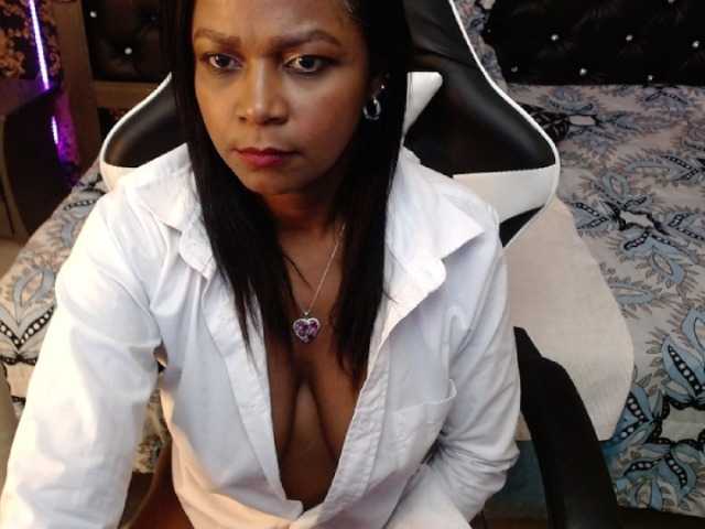 Live sex webcam photo for LisaBailey #276139395