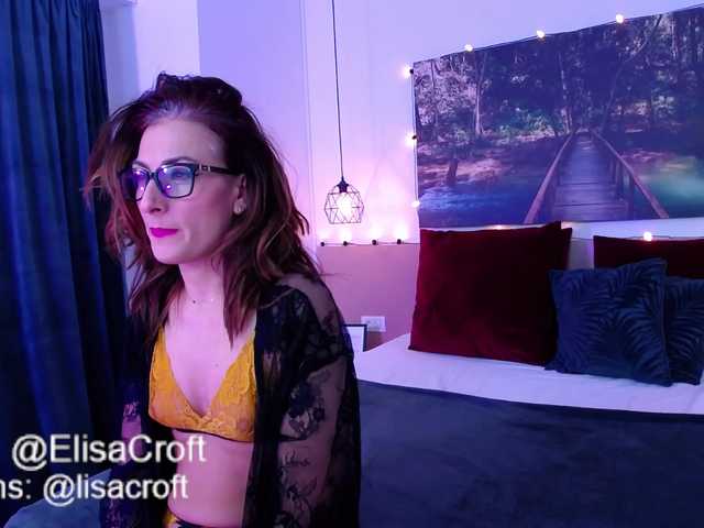 Live sex webcam photo for LisaCroft #272223904