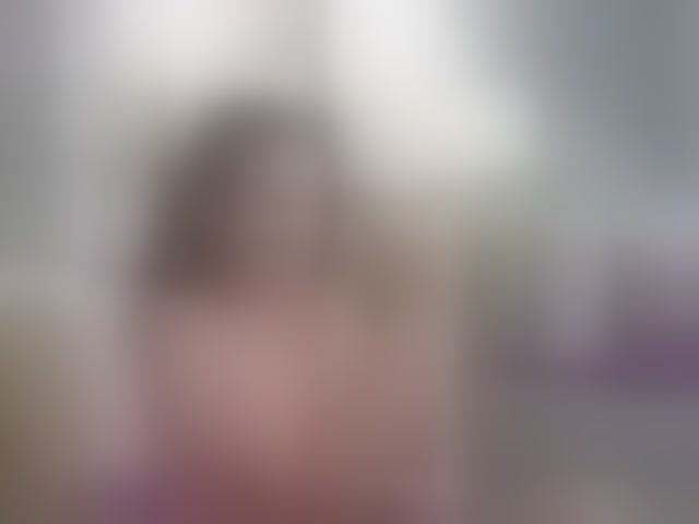 Live sex webcam photo for LisaCroft #294120544