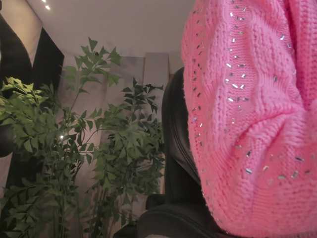 Live sex webcam photo for LisaFlowers #275714547