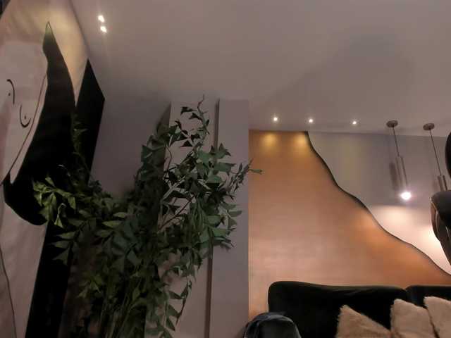 Live sex webcam photo for LisaFlowers #275905171