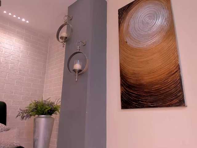 Live sex webcam photo for LisaFlowers #275958096