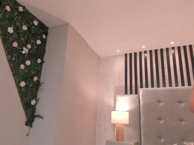 Live sex webcam photo for LisaFlowers #276096064