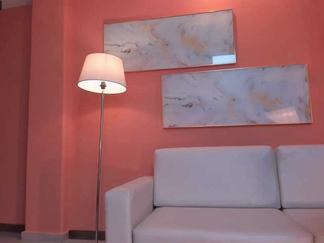 Live sex webcam photo for LisaFlowers #276132386