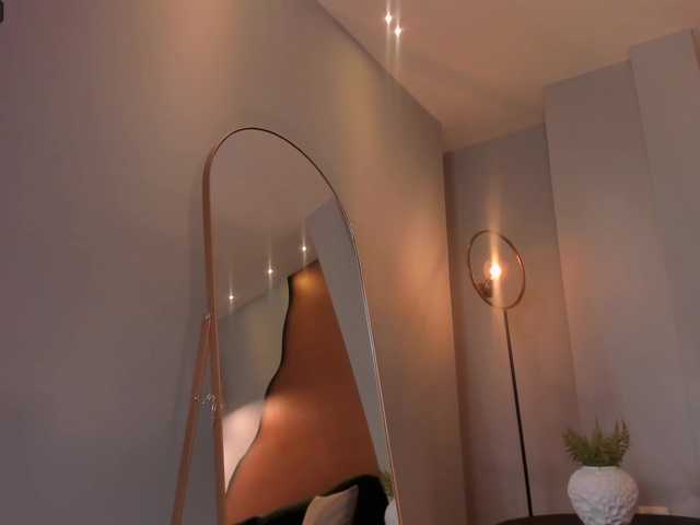 Live sex webcam photo for LisaFlowers #276177056