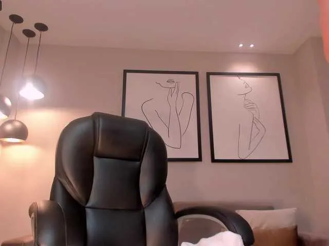 Live sex webcam photo for LisaFlowers #276276426