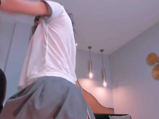 Live sex webcam photo for LisaFlowers #276383887