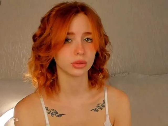 Live sex webcam photo for LisaFromWonderland #275821249