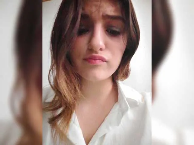 Live sex webcam photo for LisaGasay #275630877