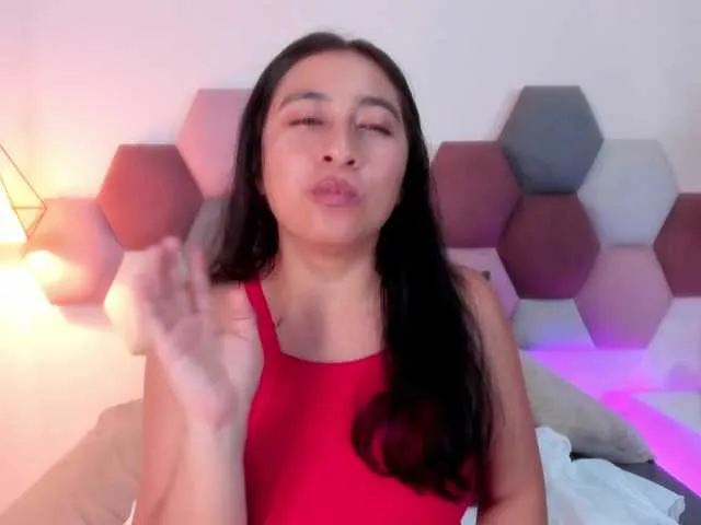 Live sex webcam photo for LisaHadwin #290382467