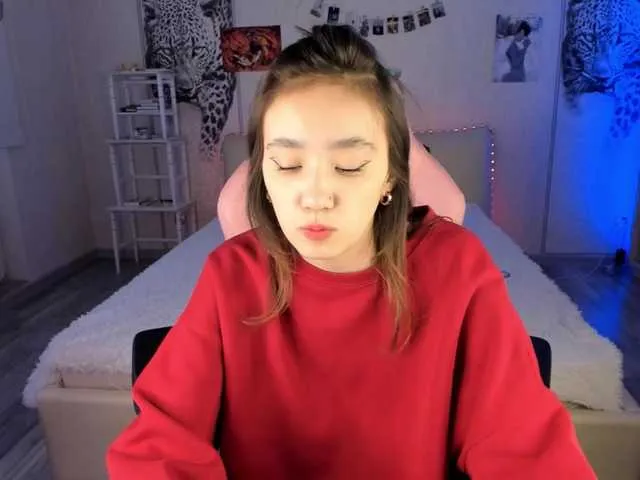 Live sex webcam photo for LisaHyun #290131167