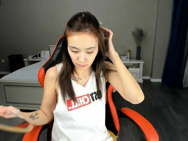 Live sex webcam photo for LisaHyun #290441110