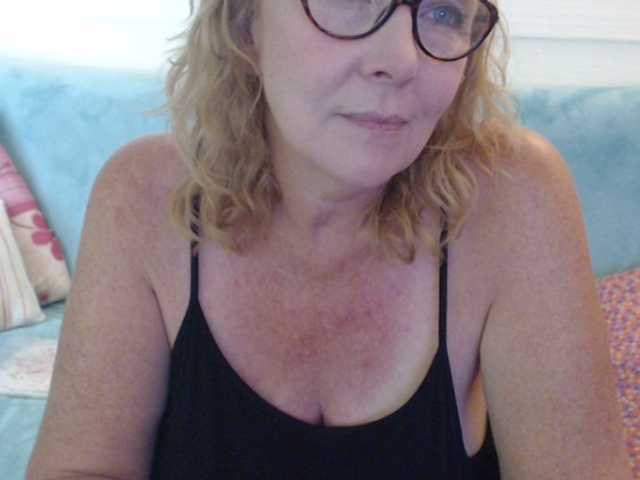 Live sex webcam photo for LisaLinny #272731646