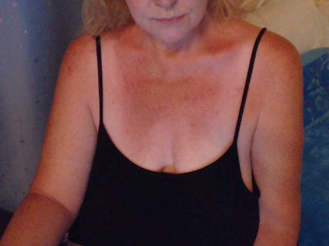 Live sex webcam photo for LisaLinny #273074225