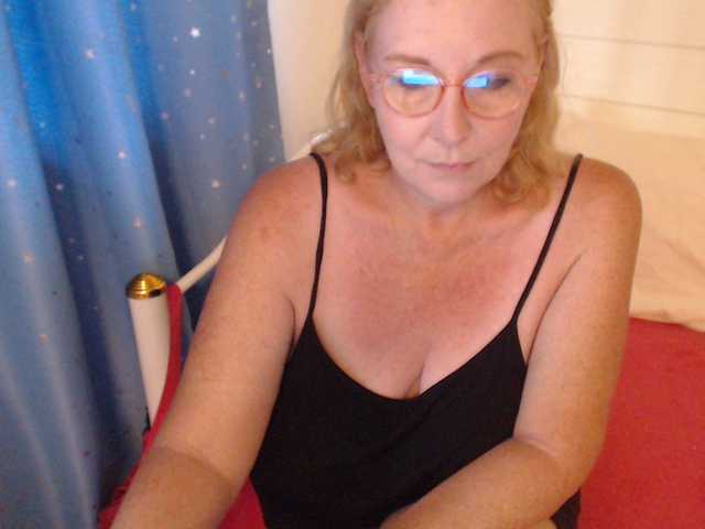 Live sex webcam photo for LisaLinny #273280021