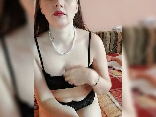 Live sex webcam photo for LisaLovHoney #292059788