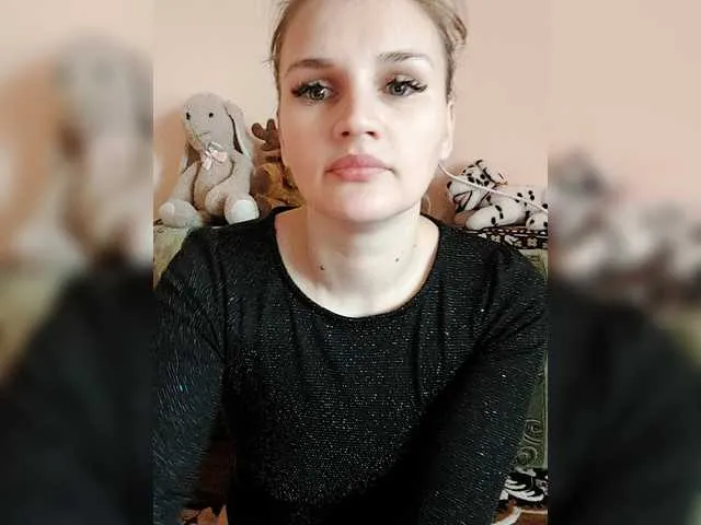 Live sex webcam photo for LisaLovHoney #292080242