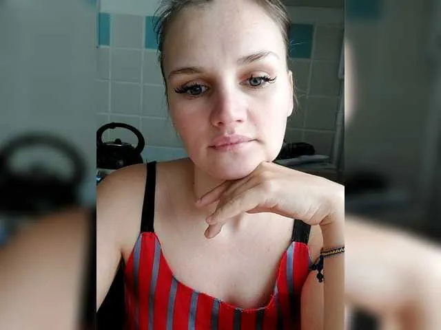 Live sex webcam photo for LisaLovHoney #292094440