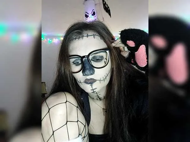 Live sex webcam photo for LisaLovHoney #292176520