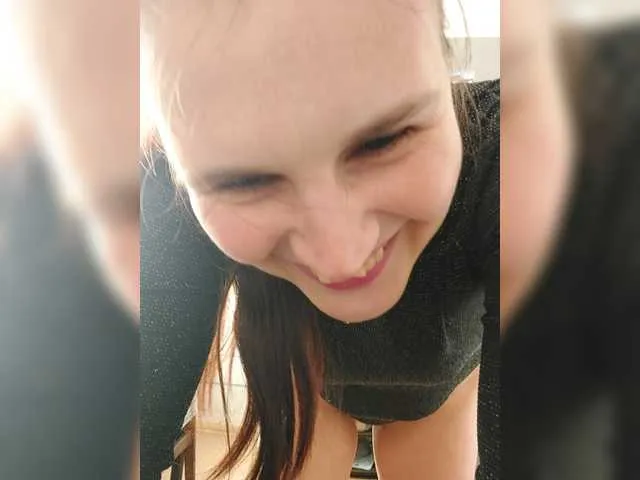 Live sex webcam photo for LisaLovHoney #292190084