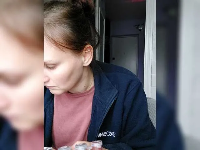 Live sex webcam photo for LisaLovHoney #292362006