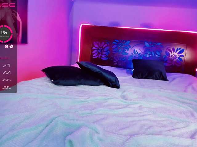 Live sex webcam photo for LisaMayson #273507810