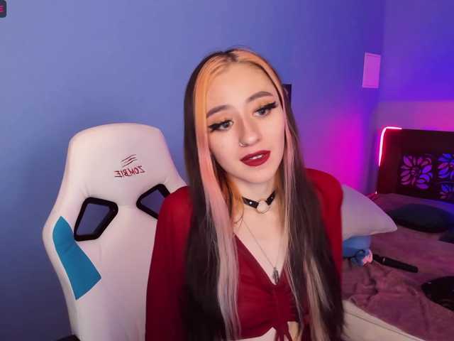 Live sex webcam photo for LisaMayson #274517520