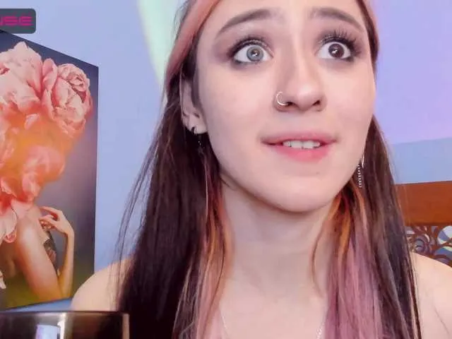 Live sex webcam photo for LisaMayson #275153730