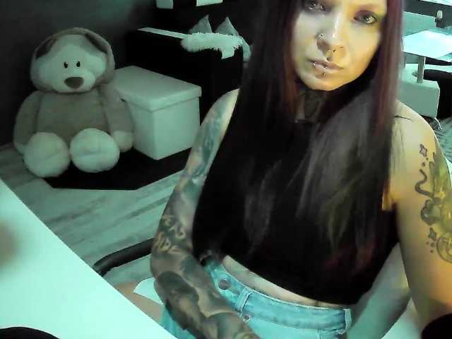 Live sex webcam photo for LisaModel #277939780