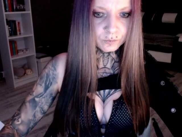 Live sex webcam photo for LisaModel #281683953