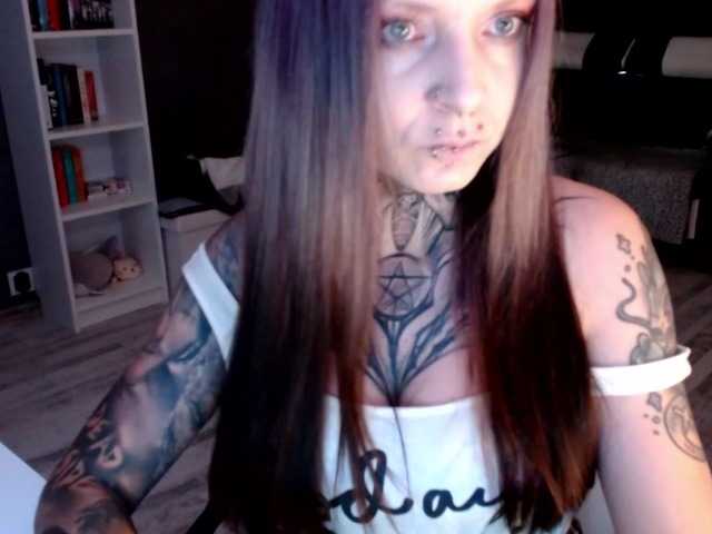 Live sex webcam photo for LisaModel #283962223