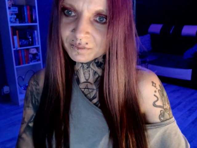 Live sex webcam photo for LisaModel #288616440