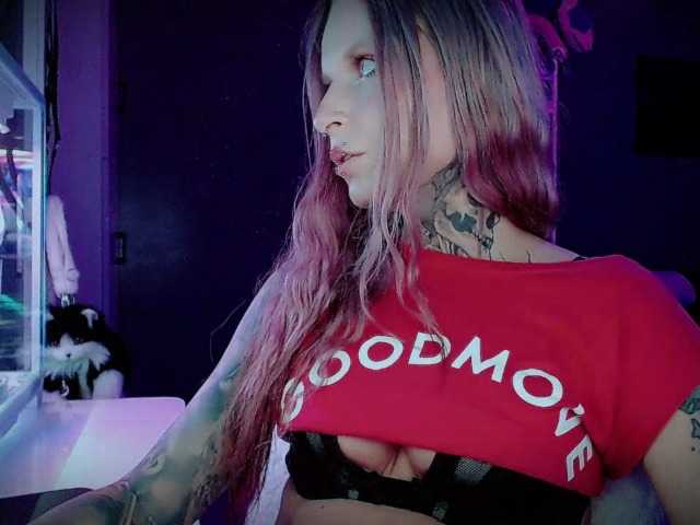 Live sex webcam photo for LisaModel #291214670