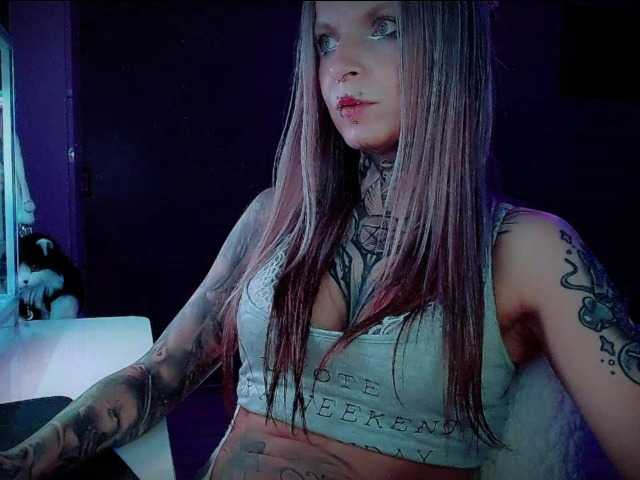 Live sex webcam photo for LisaModel #291246995