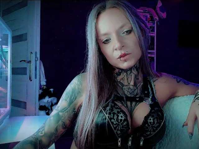 Live sex webcam photo for LisaModel #291261821