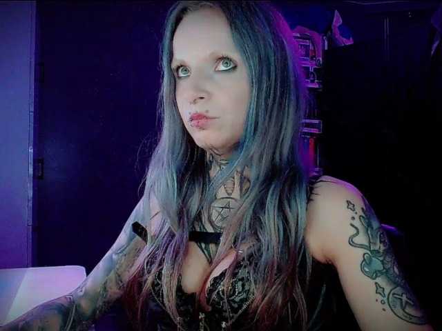 Live sex webcam photo for LisaModel #291333384