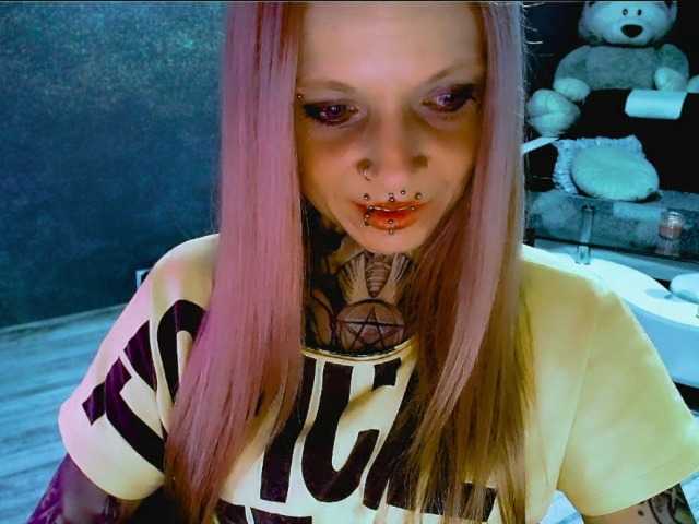 Live sex webcam photo for LisaModel #291596572