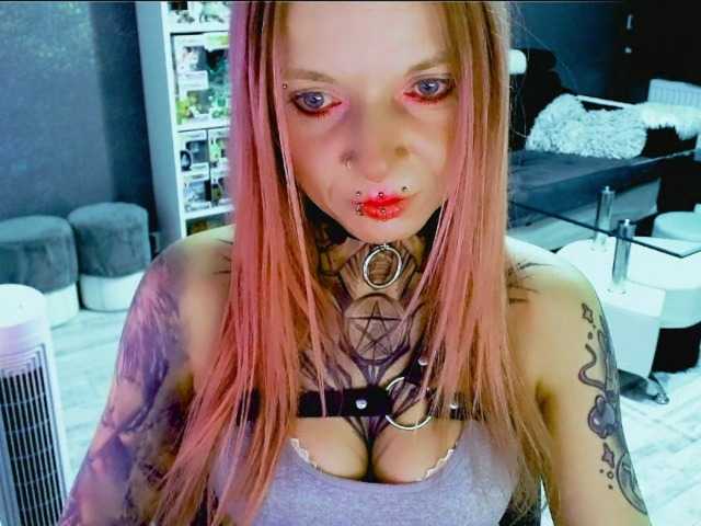 Live sex webcam photo for LisaModel #291806474