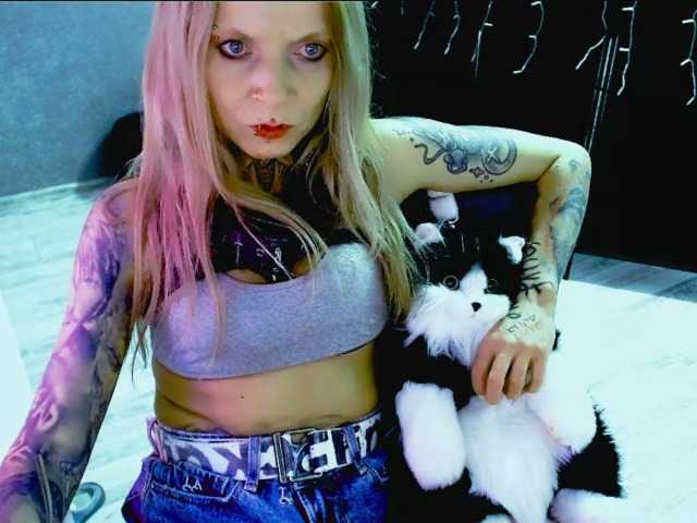 Live sex webcam photo for LisaModel #291934949