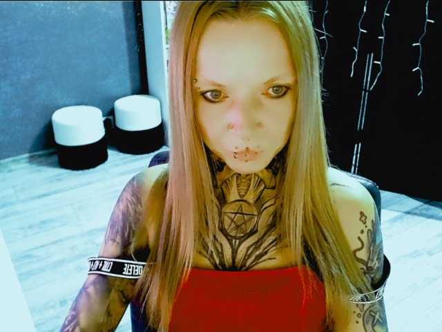 Live sex webcam photo for LisaModel #292028244