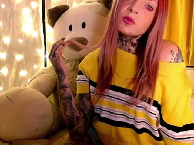 Live sex webcam photo for LisaModel #292402640